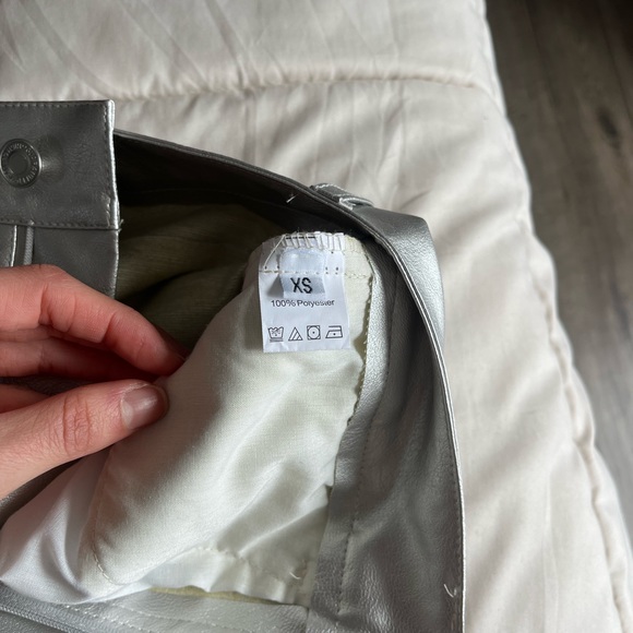 Silver Pants - Picture 5 of 6